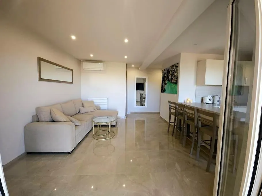 F3 Dans Une Villa Supercannes 발로리스
