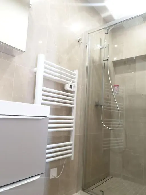 F3 Dans Une Villa Supercannes 발로리스