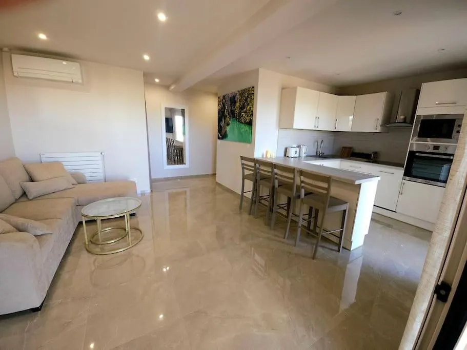 F3 Dans Une Villa Supercannes 발로리스