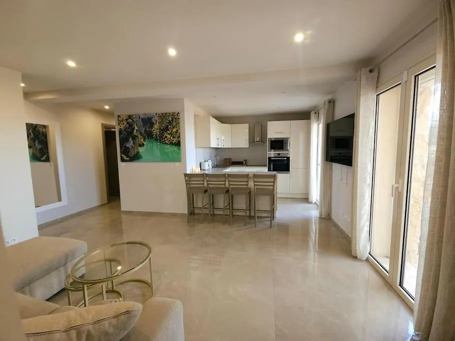 F3 Dans Une Villa Supercannes 발로리스